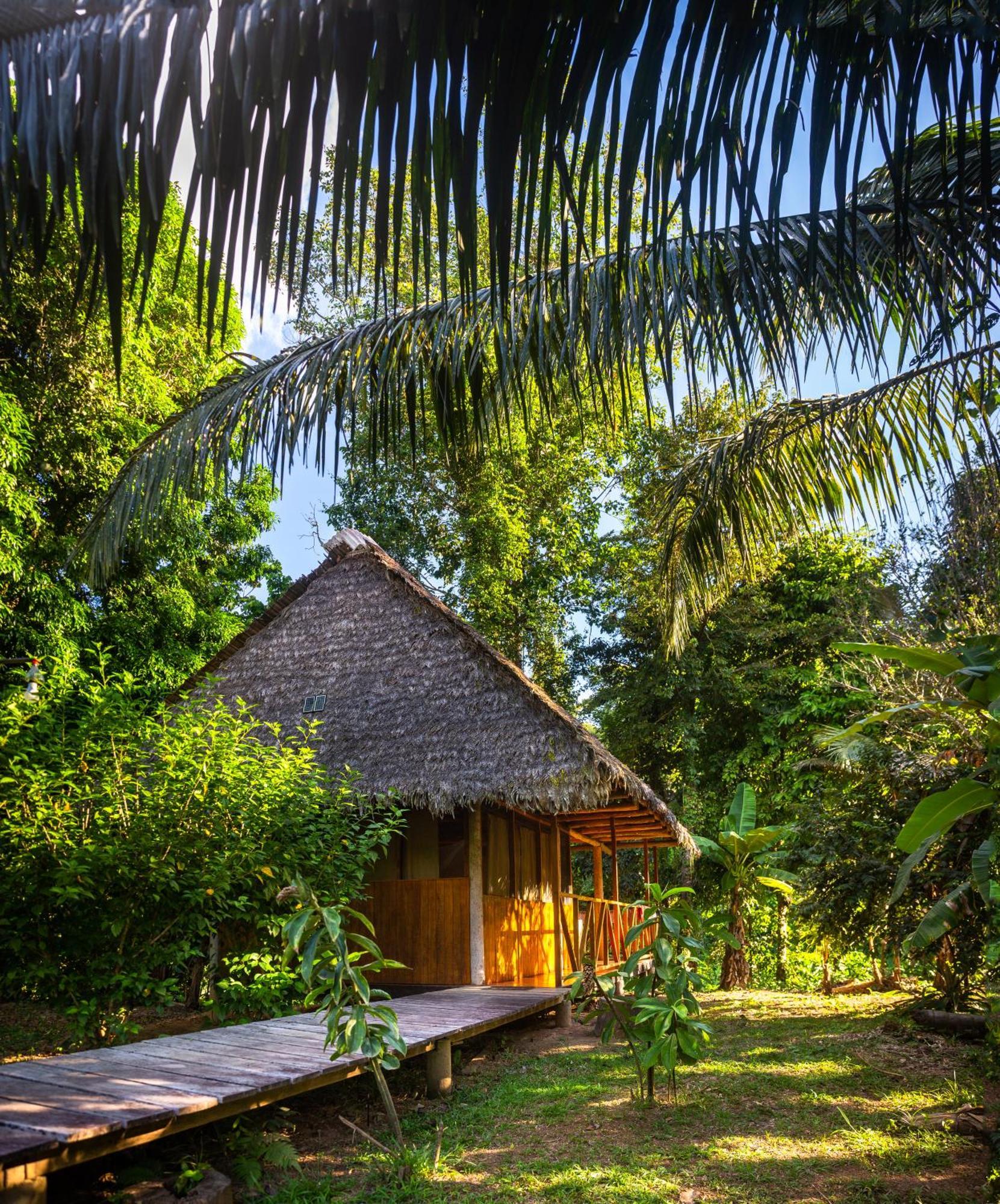 Tres Chimbadas Lake Lodge Tambopata Exterior photo